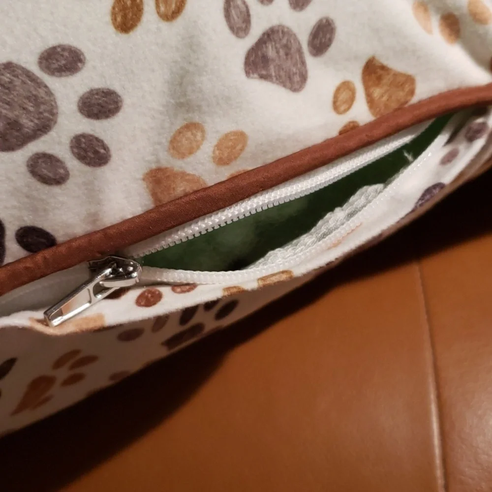 Kenwood & Co. Reversible Knife Edge Pillow For Pets 💕